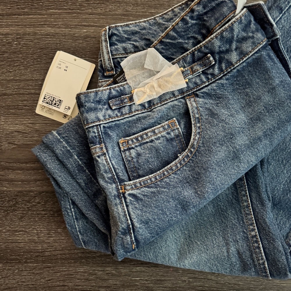 H&M STRAIGHT ULTRA HIGH JEANS